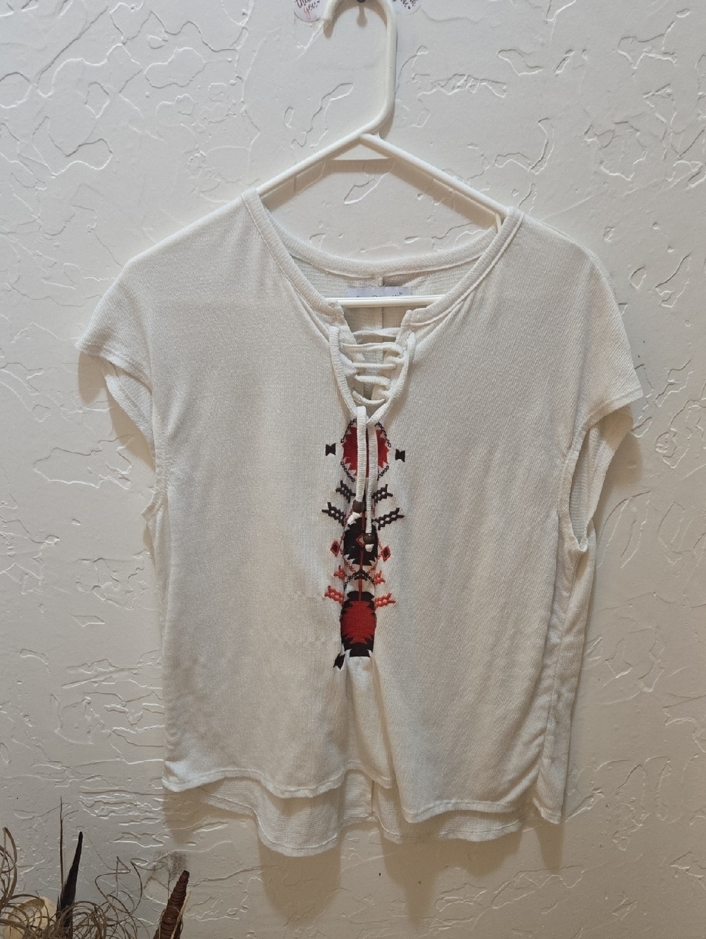 3/$10 KEREN hart White Lace-Up Tunic with Red & Black Embroidery